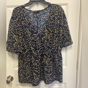 Floral peplum top 2xl
